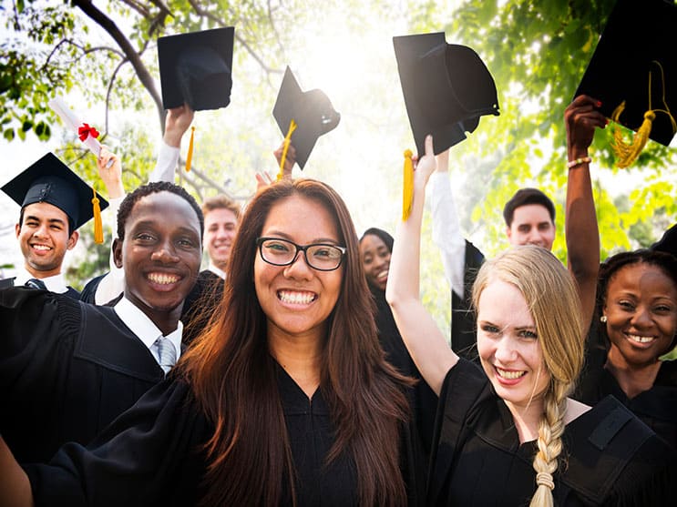 How to Use Wristbands for College and University Graduations