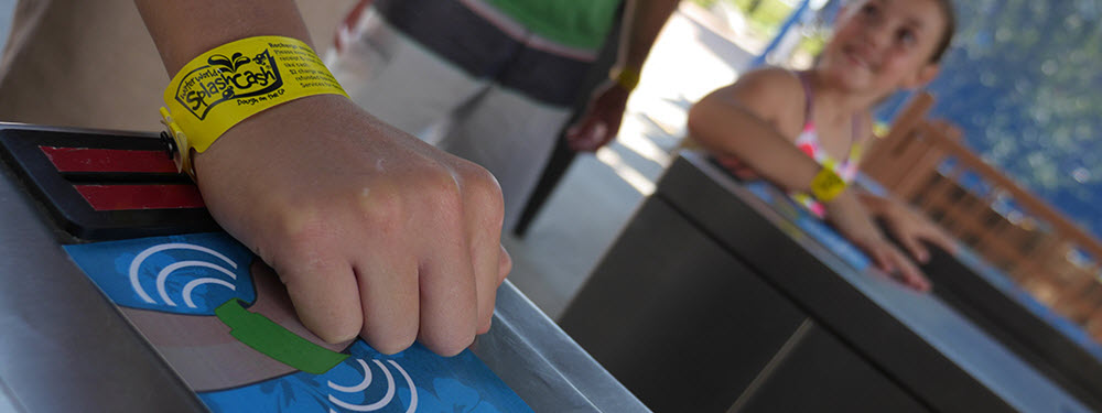 5 Ways RFID Wristbands Help Amusement Parks Manage Guests